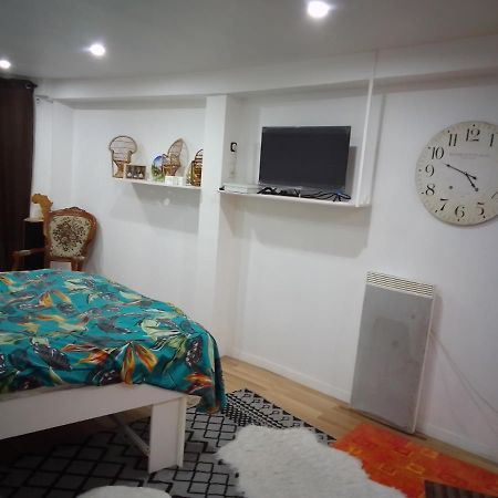Chambre Chez L'Habitant Saint-Pierre-le-Moûtier Exteriör bild
