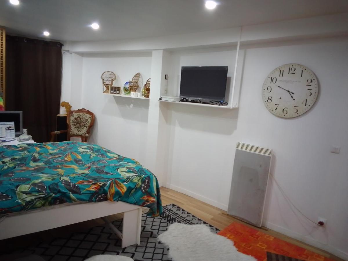 Chambre Chez L'Habitant Saint-Pierre-le-Moûtier Exteriör bild